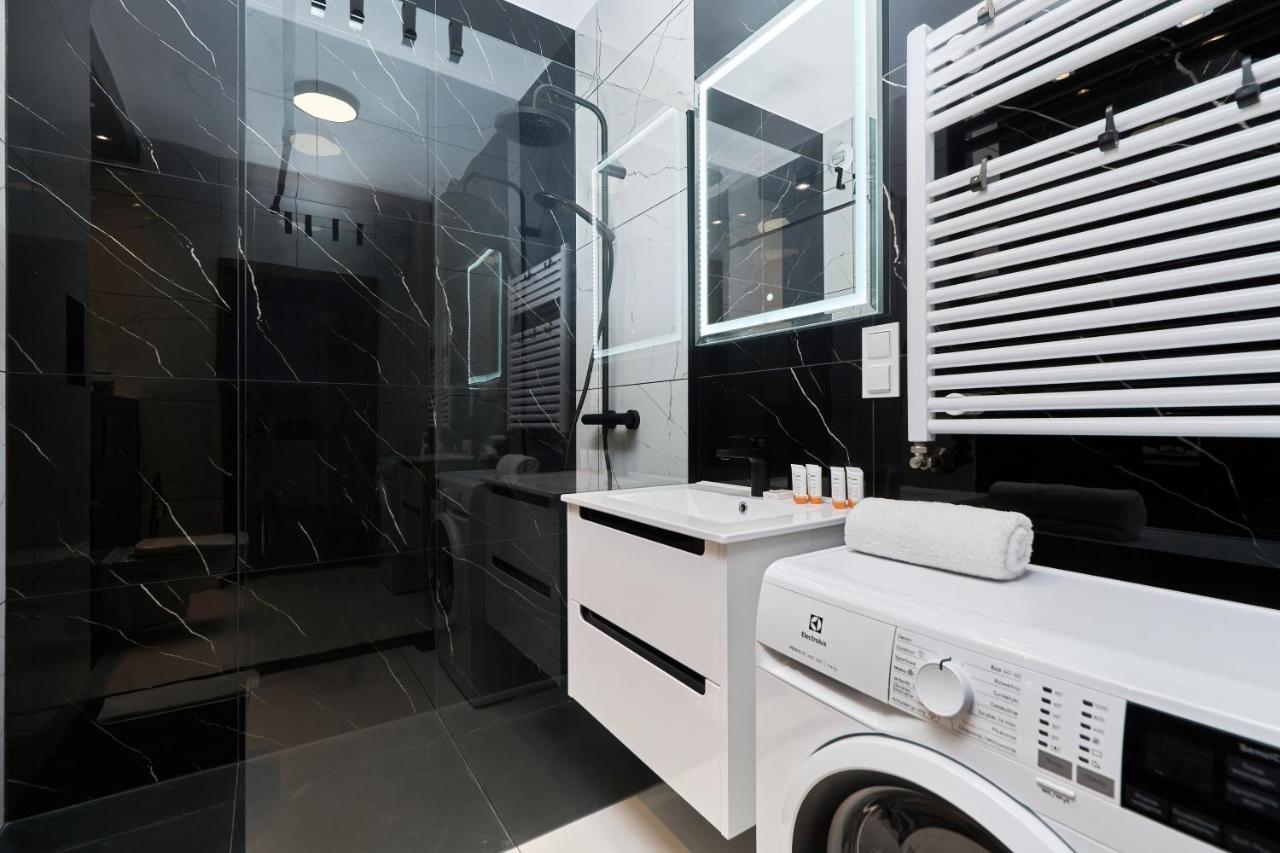 Apartments Wroclaw Jana Pawla II With Free Parking Wroclaw By Noclegi Renters Exterior foto