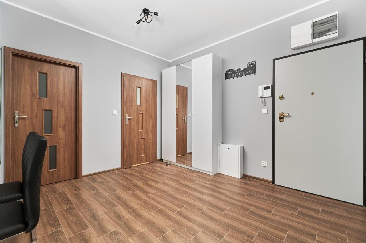 Apartments Wroclaw Jana Pawla II With Free Parking Wroclaw By Noclegi Renters Exterior foto